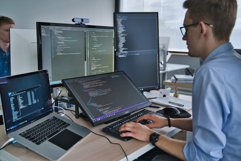 Developer Niklas during application development